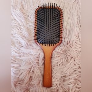 AVEDA Paddle brush